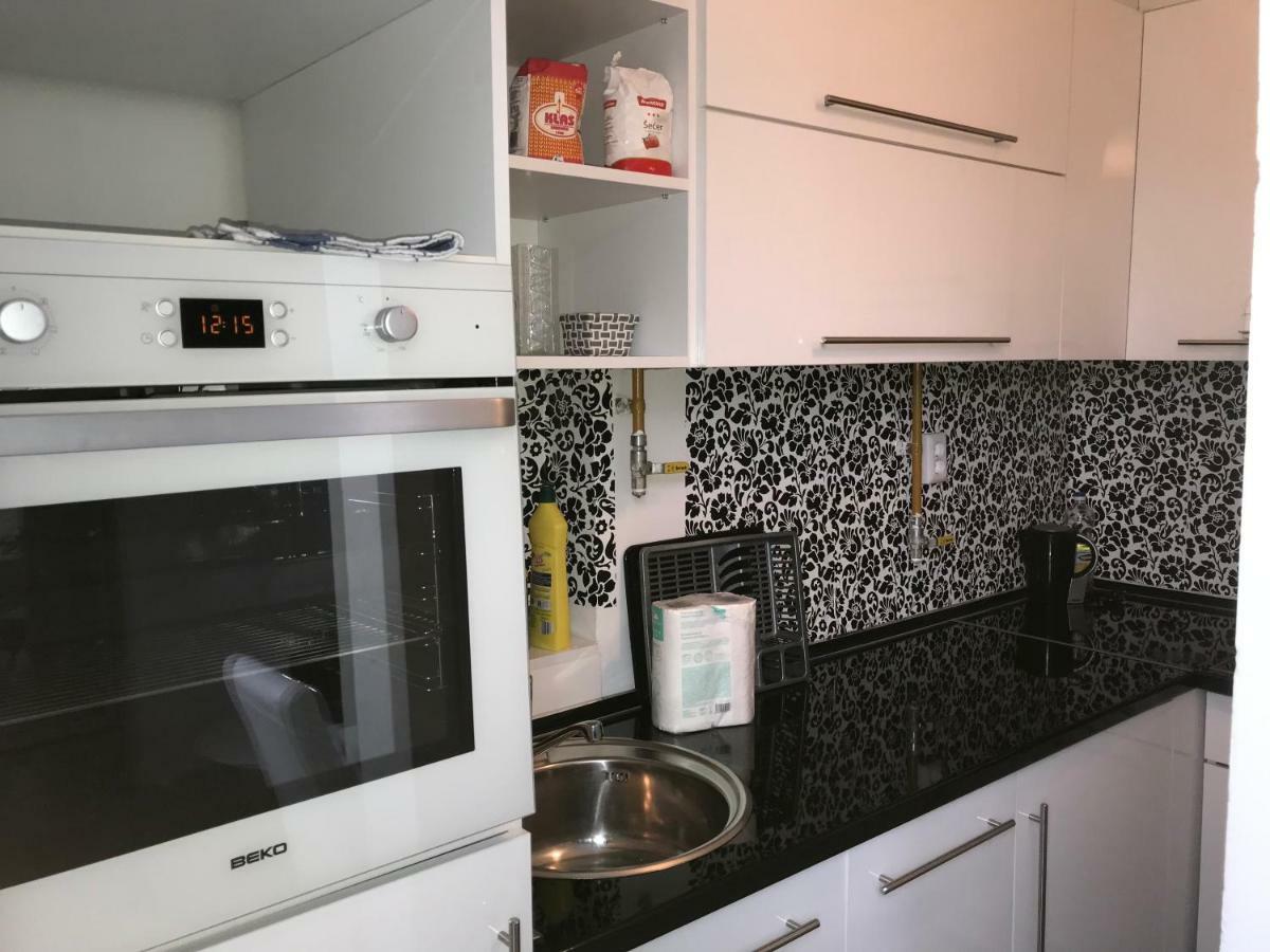 Colors Apartment Сараево Екстериор снимка